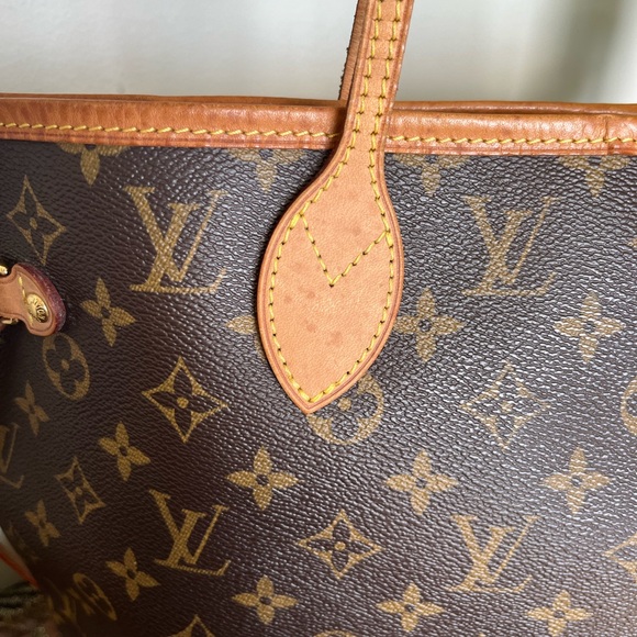 Neverfull MM in Monogram - Picture 10 of 17
